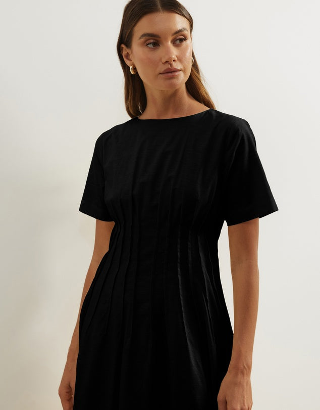 Atmos&Here Black Maya Pleat Maxi Dress - 6, 8, 10, 12, 14 & 16 Available